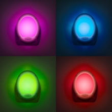 orientacna rgb led lampa do zasuvky